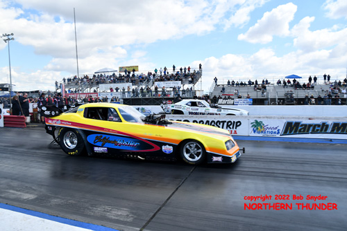 Kamaka Pocock - 'California Hustler' (near lane) vs Billy Morris - 'Problem 
Child' (far lane) - NFC